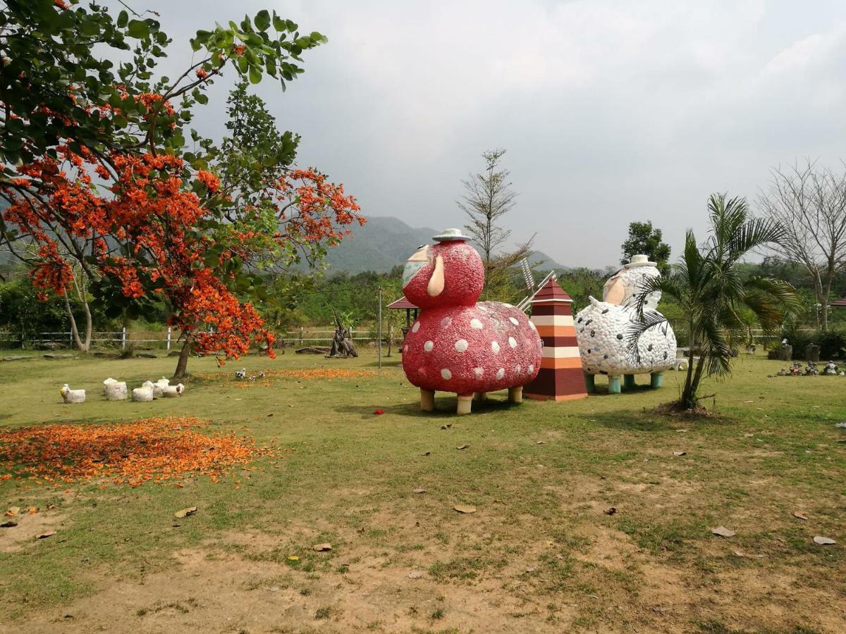 Baan Rai Pray Rung Kaeng Krachan Ban Tha Ling Lom Exterior photo